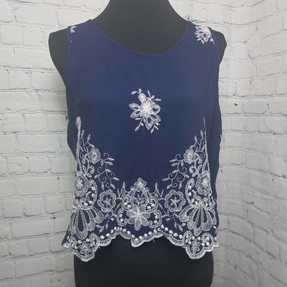 Romeo & Juliet Crop Top -  Sz L - Picture 3 of 5